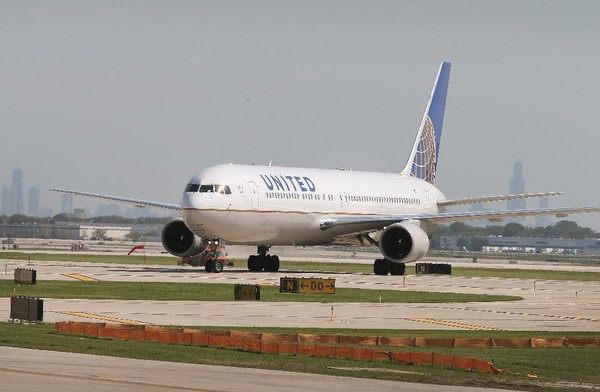 “Cái bẫy” ở United Airlines: Khi nhà quản lý nào cũng chỉ biết tối đa hóa lợi nhuận & giảm chi phí, nhưng điều tối thiểu này lại không hay