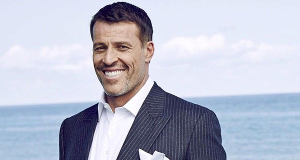 2 mẹo nhỏ nhưng cực hữu ích của tỷ phú Tony Robbins sẽ giúp bạn luôn làm chủ được cuộc sống của chính mình