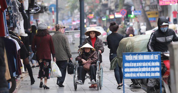 Ông Lê Hồng Giang: Vỉa hè Việt Nam – “Kinh tế mặt tiền” và “kinh tế hàng rong”