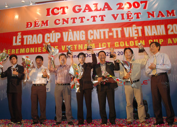 MISA CRM.NET 2008 đoạt cúp Đồng CNTT-TT Việt Nam 2007