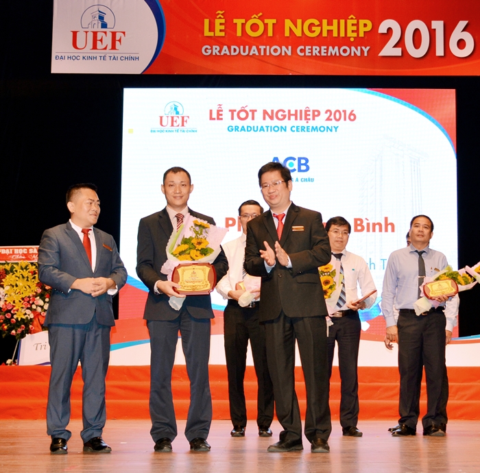 MISA tham dự lễ tốt nghiệp năm 2016 Trường ĐH Kinh tế Tài chính Tp.HCM