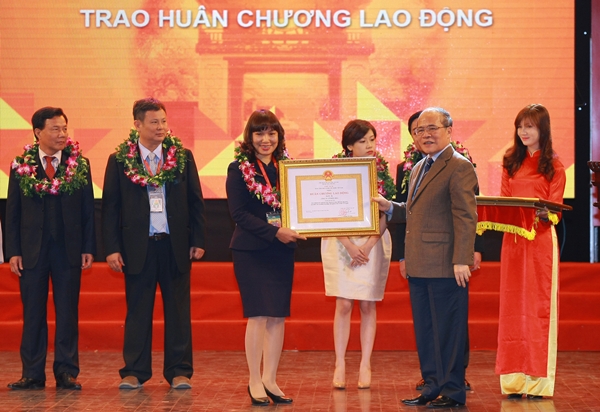 MISA vinh dự được Chủ tịch Quốc hội trao tặng Huân chương lao động Hạng Ba