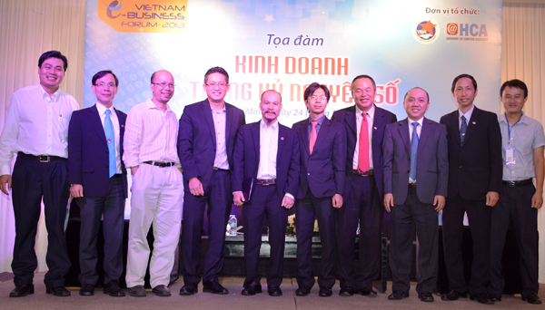 Chủ tịch Lữ Thành Long tham dự Việt Nam – E Business Forum 2013