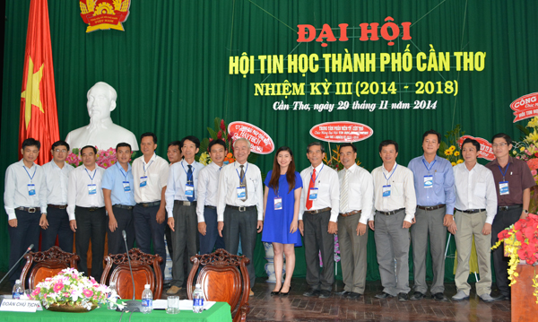 Bà Tô Minh Phương được bầu vào BCH Hội tin học TP Cần Thơ nhiệm kỳ 2014 – 2018