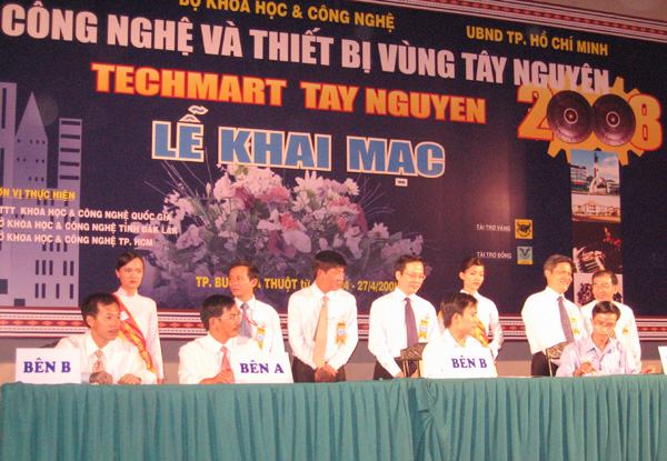 Techmart Tây Nguyên 2008: MISA tài trợ hơn 1 tỉ đồng cho Trường Trung cấp Kinh tế Kỹ thuật Đăk Lăk