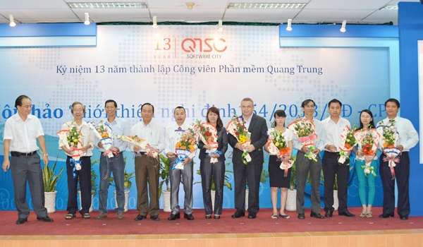 MISA nhận danh hiệu “Doanh nghiệp tiêu biểu năm 2013”