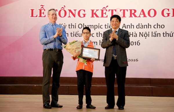 Quán quân Olympic tiếng Anh 2016 là học sinh trường Tiểu học Nghĩa Tân